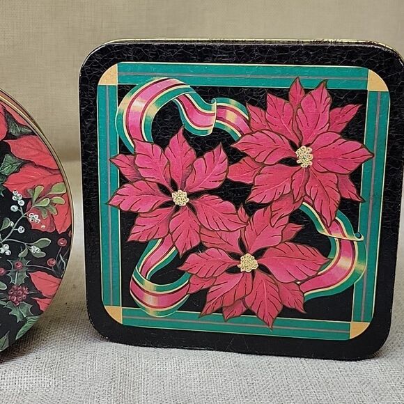 "A cup of Christmas Tea" Square Tin, Napkins, napkin holders, 3 Bottle Trims-9pc - Picture 5 of 12